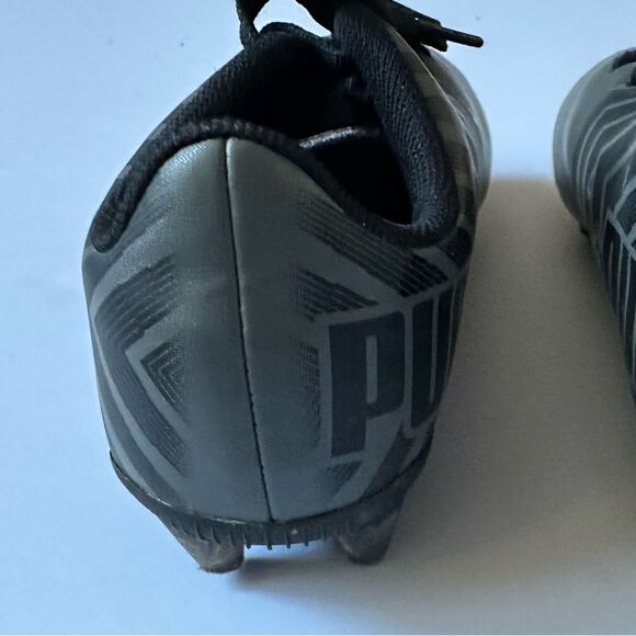 Puma Kids Size 10 Soccer Cleats - Picture 7 of 8